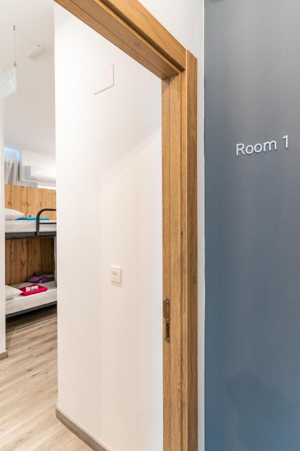 Four Rooms Hostel Луго Экстерьер фото