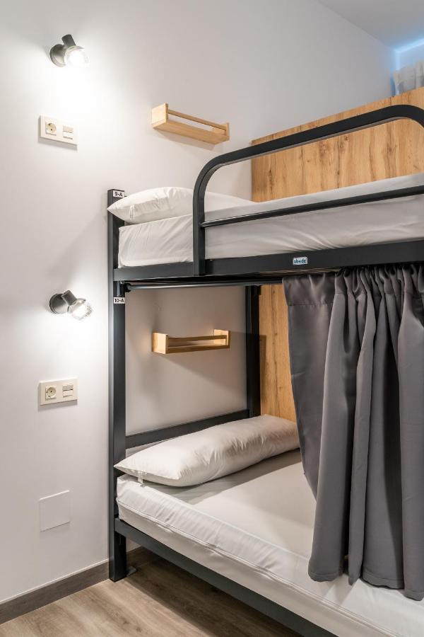 Four Rooms Hostel Луго Экстерьер фото