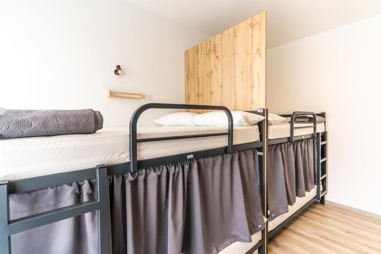 Four Rooms Hostel Луго Экстерьер фото