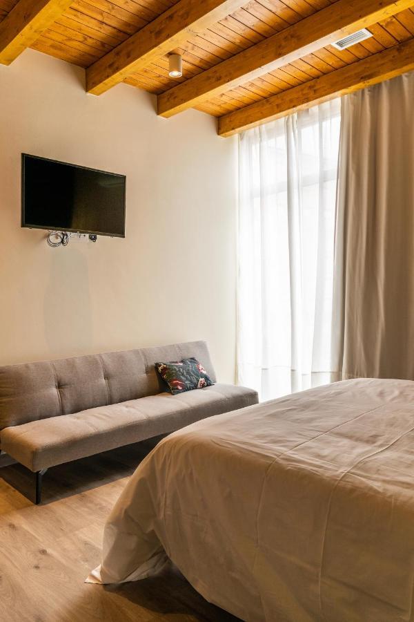 Four Rooms Hostel Луго Экстерьер фото