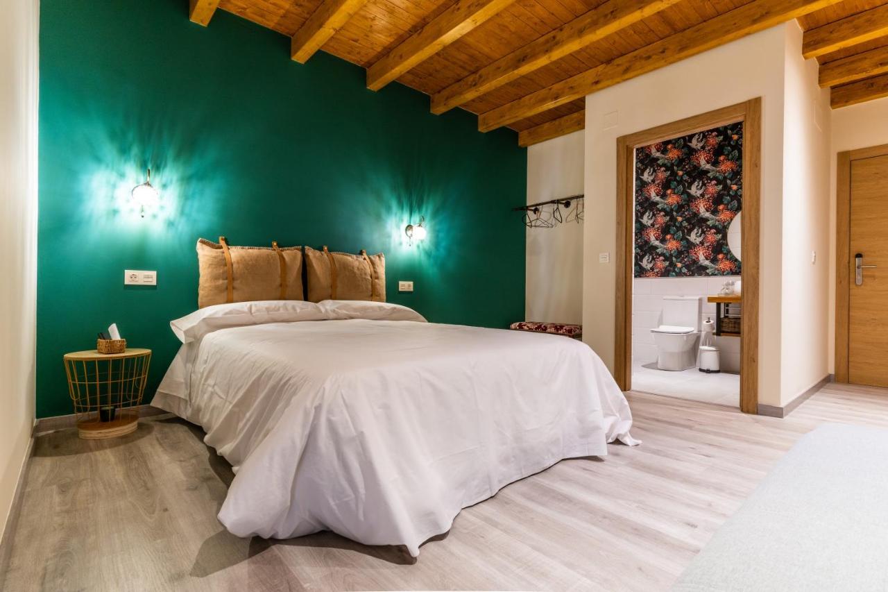 Four Rooms Hostel Луго Экстерьер фото