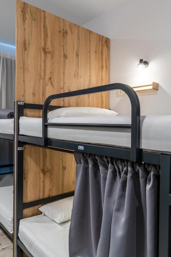 Four Rooms Hostel Луго Экстерьер фото